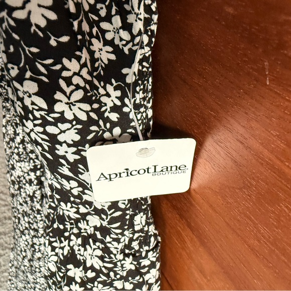 Apricot Lane Black and White Floral Mini Dress - Picture 4 of 9